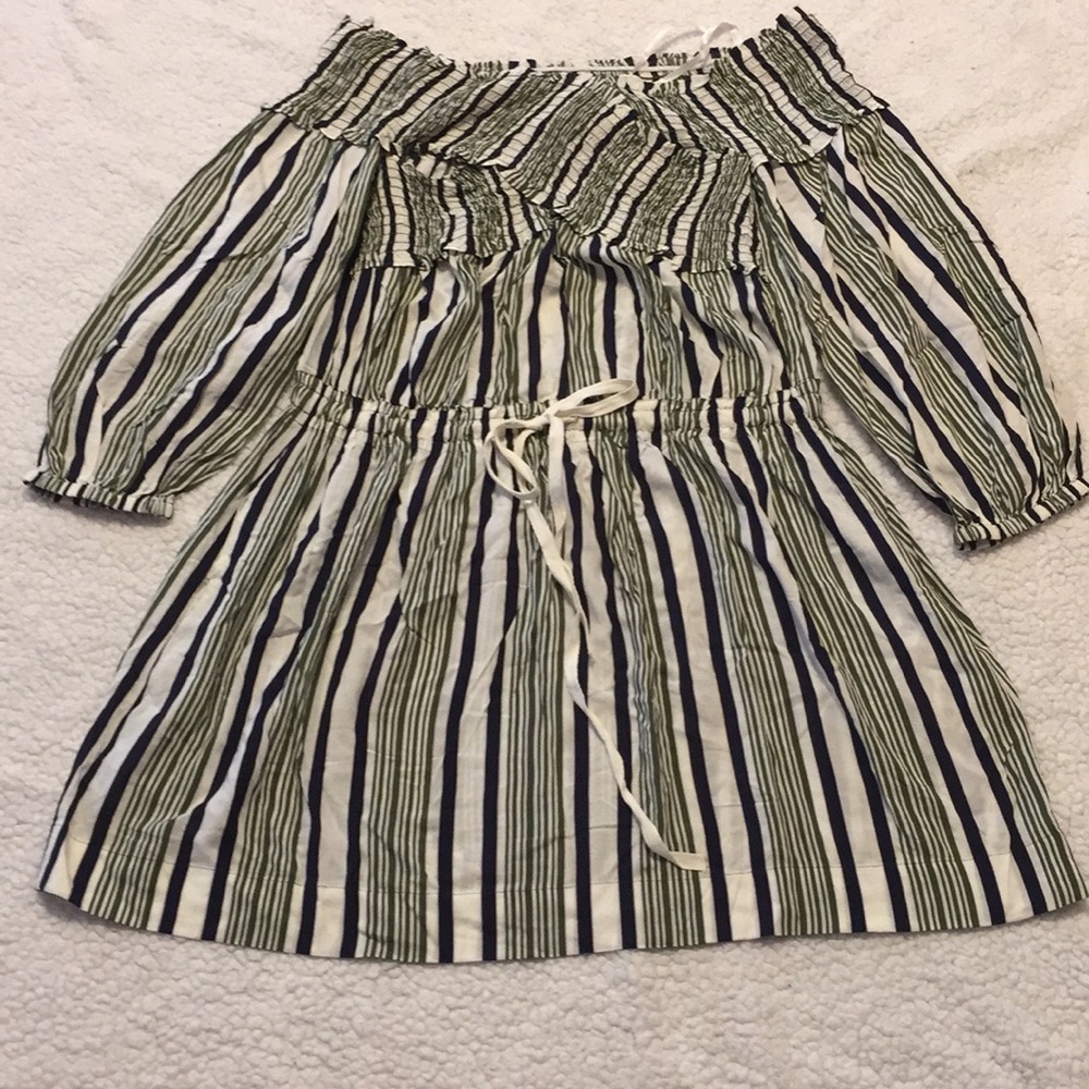Lou & Grey off shoulder dress size L